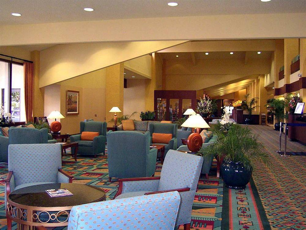 Doubletree By Hilton Bakersfield Hotel Beltér fotó