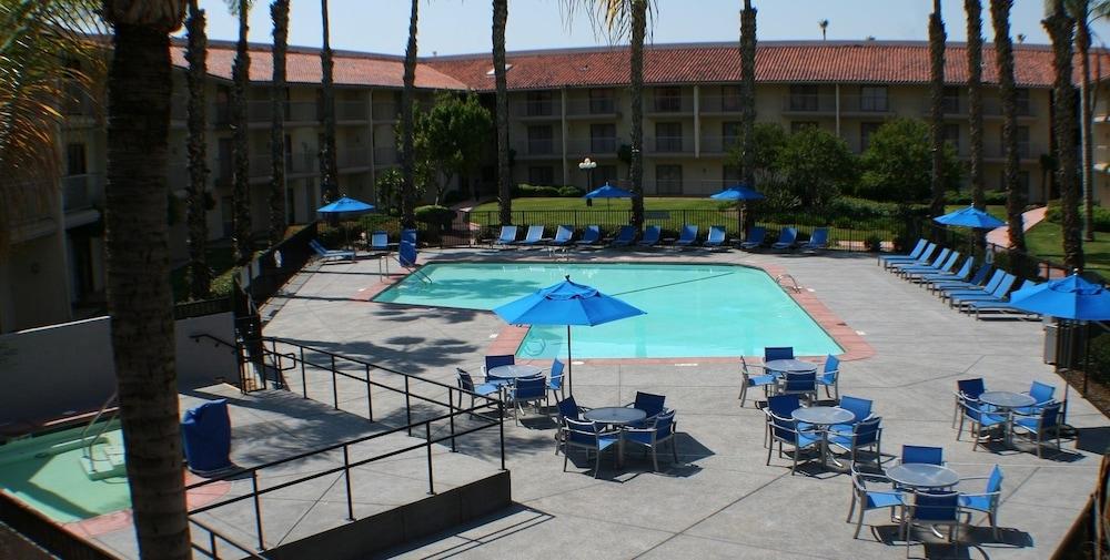 Doubletree By Hilton Bakersfield Hotel Kültér fotó