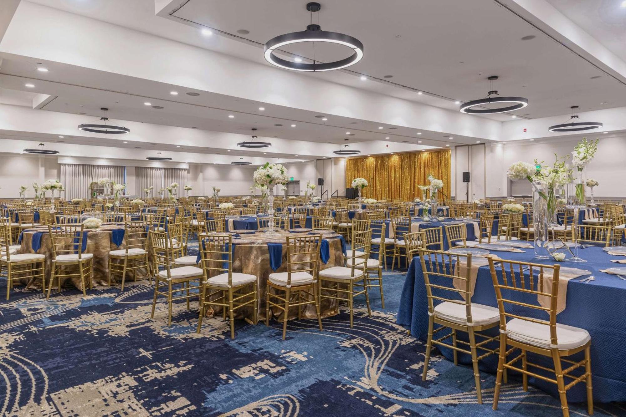 Doubletree By Hilton Bakersfield Hotel Kültér fotó