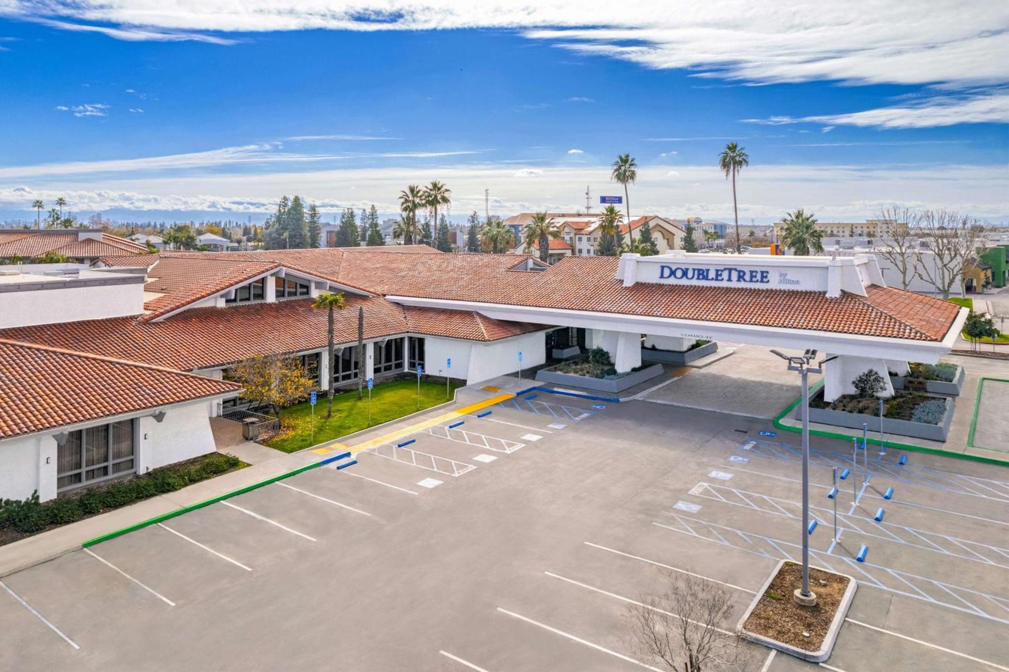 Doubletree By Hilton Bakersfield Hotel Kültér fotó