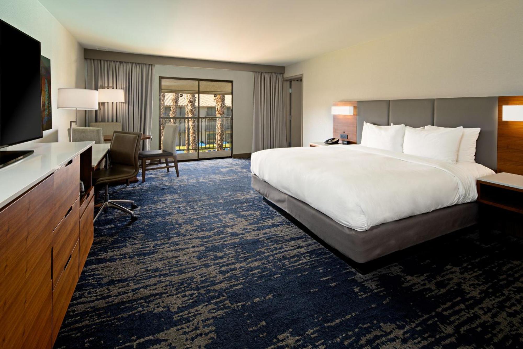 Doubletree By Hilton Bakersfield Hotel Kültér fotó