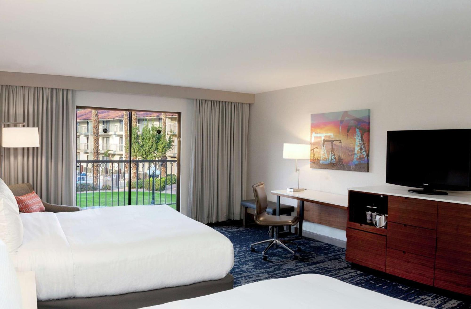 Doubletree By Hilton Bakersfield Hotel Kültér fotó