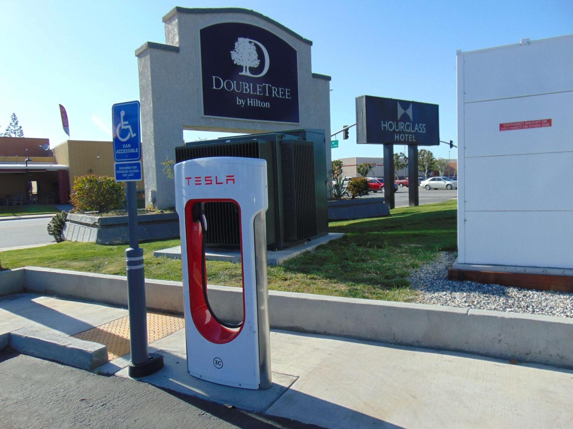 Doubletree By Hilton Bakersfield Hotel Kültér fotó