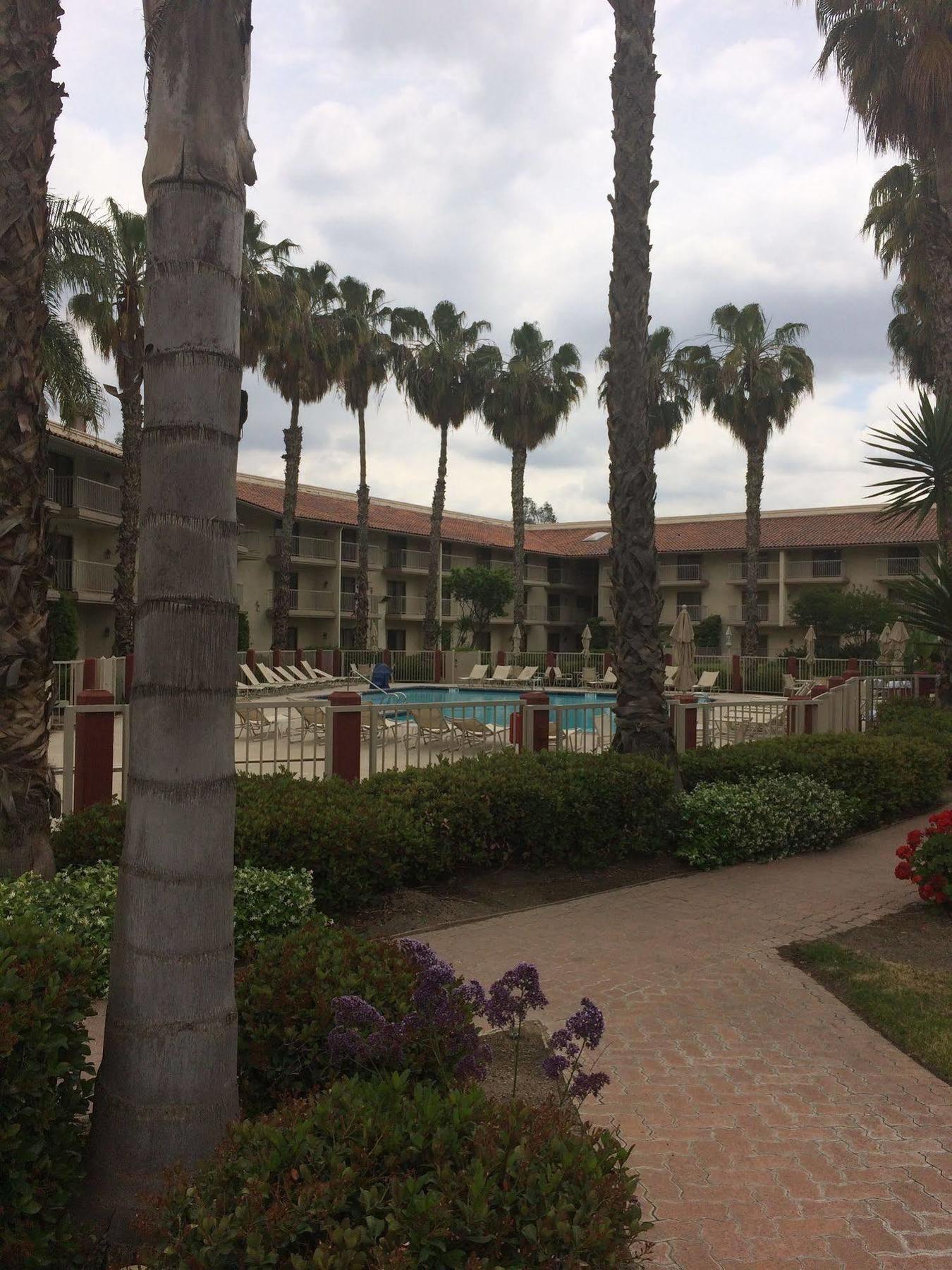 Doubletree By Hilton Bakersfield Hotel Kültér fotó